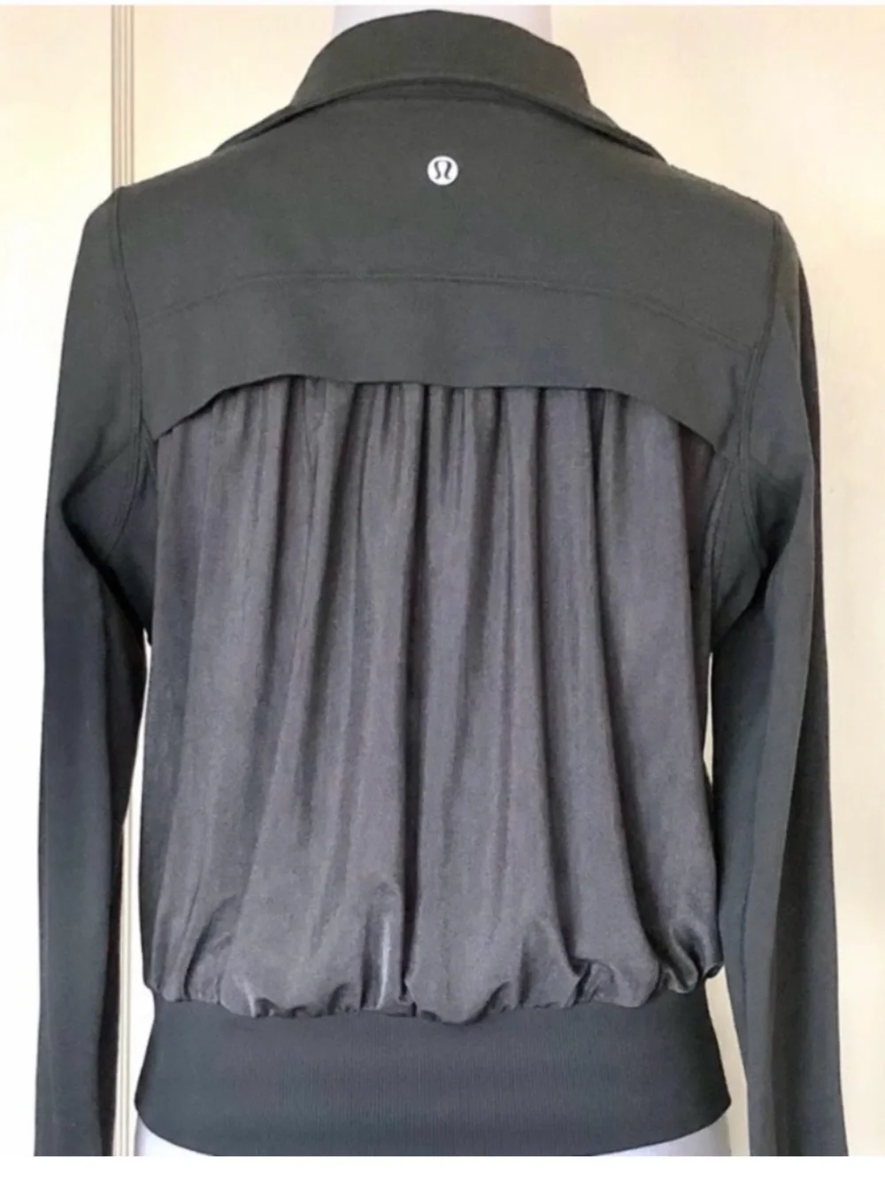 LULULEMON GET STARTED MESH DRAPE-BACK CROPPED JACKET - Picture 2 of 10